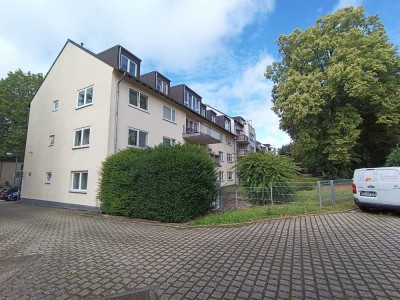 Top renovierte Etagenwohnung  -  mit großem Sonnenbalkon