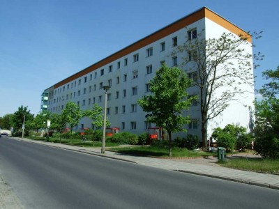 3 Raum-Wohnung mit Balkon, Wohnküche und Aufzug