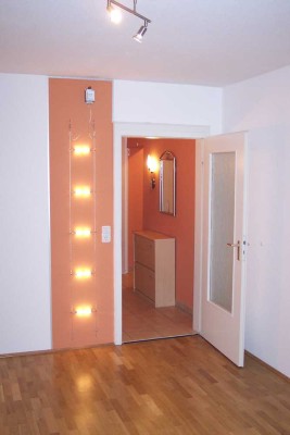 1 Zi.-Appartement mit Balkon, EBK und TG, teilmöbliert