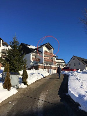 Neuastenberg: schöne, modernisierte 2-Zimmer-Penthouse-Wohnung mit grosser Terrasse