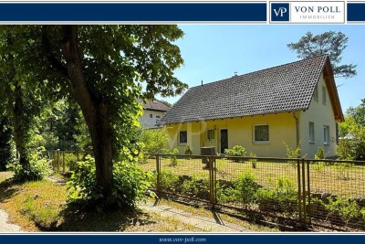 Solides Einfamilienhaus mit zusätzlich bebaubarem Grundstück in traumhafter Lage