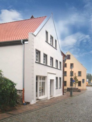 ***Charmantes Mehrfamilienhaus als wertstabile Anlage***