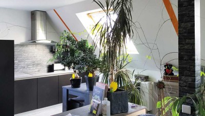 Sonnige 2-Raum-DG-Wohnung im Grünen