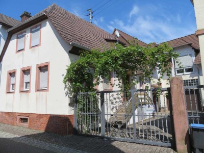 Zweifamilienhaus im schönen Winzerort Burrweiler /SÜW /Privatverkauf