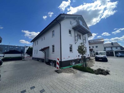 Helle und großzügige Dachgeschosswohnung in Ergoldinger Top-Lage!