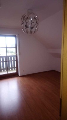 Ansprechende 3-Zimmer-Dachgeschosswohnung mit Balkon in Vilsbiburg