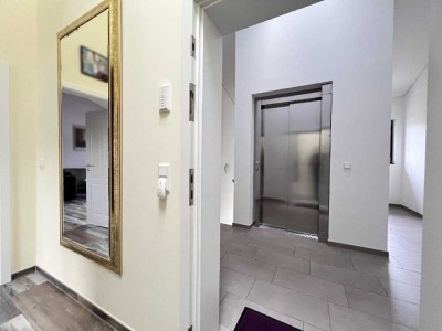 Klasse Penthouse - Aufzug - alleine obendrauf  - ruhig und zentral