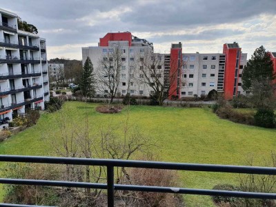 ***Gepflegte 2-Zimmer-Wohnung im Hehlentorgebiet, Endetage***