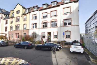 Stilaltbau trifft modernes Wohngefühl – renovierte 4-Zi. Wohnung mit Sauna, Garten & Balkon