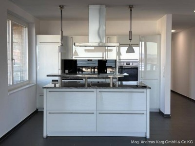 Lochau: Exklusive Dachwohnung mit Seeblick und zwei Balkonen