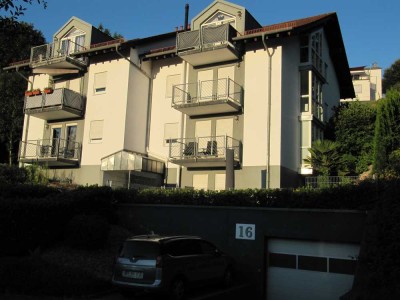 Schöne und gepflegte 3-Zimmer-Terrassenwohnung mit Balkon und Einbauküche in Bühlertal
