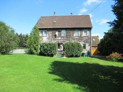 Charmantes Bauernhaus mit großem Grundstück