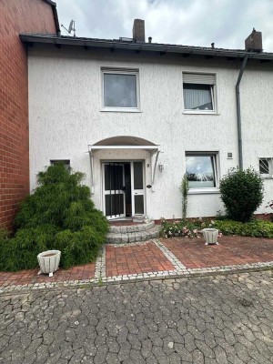 Modernisiertes Reihenmittelhaus mit Garage in Peine