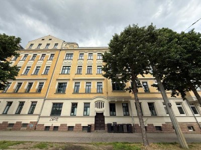 Investieren Sie in Leipzig – Denkmalgeschützte vermietete 4-Zimmer-Wohnung mit Perspektive