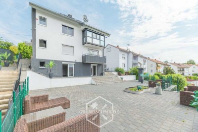 Sanierte 3 Zimmer Wohnung mit großer Terrasse