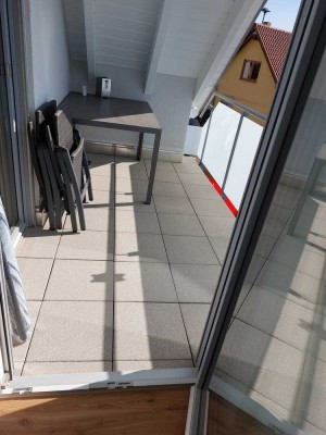 Moderne 2-Zimmer Dachgeschosswohnung mit Balkon in Mommenheim