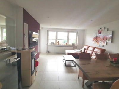 Renovierte 3-Zimmerwohnung, 83m², hochwertige Ausstattung, Einbauküche, Loggia und TG-Stellplatz