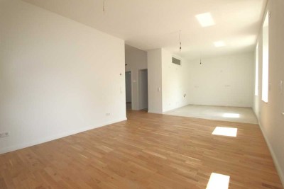 KFW 55 STANDARD – ERSTBEZUG NACH  ENERGETISCHER KERNSANIERUNG – MODERNE UND HELLE 3-ZIMMER  WOHNUNG