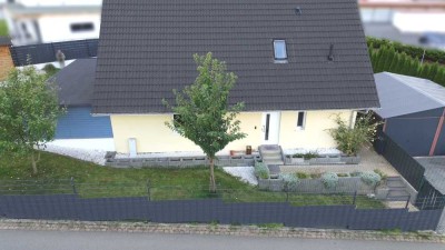 Einfamilienhaus ca 157 m² Baujahr 2015, mit Terrasse, Garten und Garage.