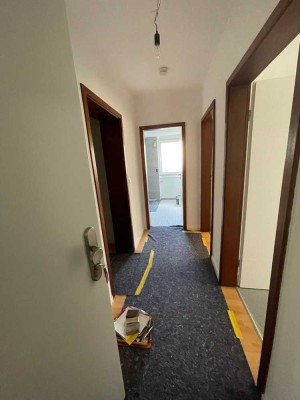 Gepflegte 2-Zimmer-Wohnung mit Balkon im 2. OG in Dreieich