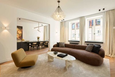 Urban Chic am Gärtnerplatz: Hochklassig modernisierte 3-Zimmer-Altbau-Wohnung zum Erstbezug