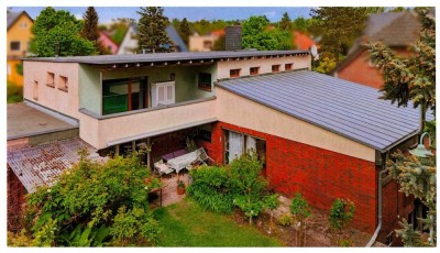 Sanierung 2006, Fußbodenheizung und Einbauküche: Stilvolle 2-Raum-Wohnung mit geh. Innenausstattung