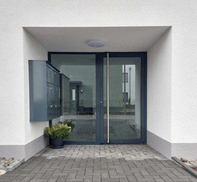 Neubau-Wohnung mit schönem Süd-Balkon