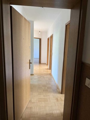 Freundliche 3-Raum-EG-Wohnung in Ende Essen-Frohnhausen