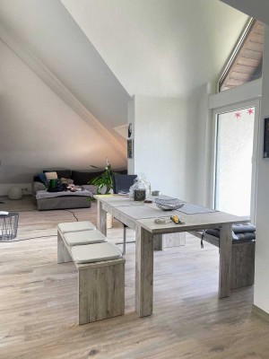 1 Zimmer, Küche und Bad-Wohnung mit Balkon in Winzeln