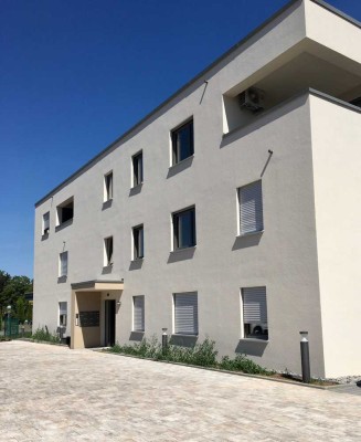 Neubau 2-Zimmer-Wohnung mit EBK, Garten und Terrasse sucht neuen Mieter in Amberg