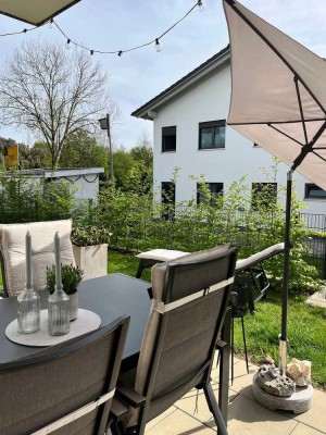MODERNE Wohlfühl-Wohnung mit schönem Gartenanteil - HELL und SONNIG!