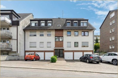 Charmante Dachgeschosswohnung mit großzügiger Loggia, Garage & Stellplatz – ideal für Singles oder P
