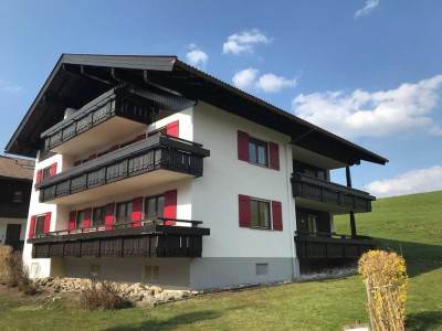 Vollständig renovierte 2-Zimmer Wohnung mit großem Balkon und Bergblick in Obermaiselstein