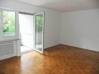 Bitte Mail-Anfragen: Nettes Appartement mit Balkon, uninah