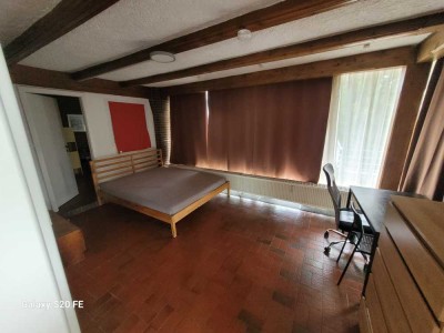 Stilvolle 5-Zimmer-Penthouse-Wohnung mit Balkon und EBK in Heidelberg