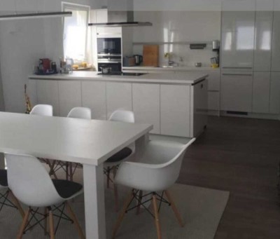 Stilvolle 4-Zimmer-Wohnung mit gehobener Innenausstattung und hochwertiger EBK in Nürnberg