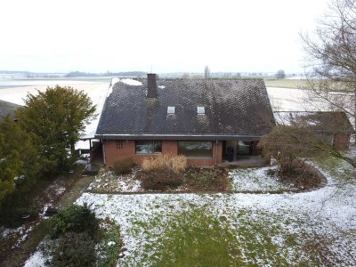 Großzügiges Einfamilienhaus in Feldrandlage