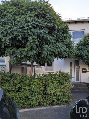 Sehr gepflegtes Reihenmittelhaus mit Wohlfühlgarten in sehr ruhiger Ortsrandlage  inklusive Garage.