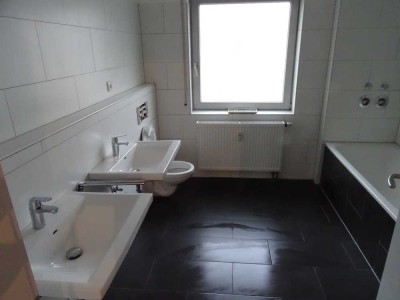 großzügige, modernisierte 3-Zi.-Wohnung in Mühlheim/Main
