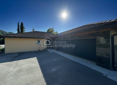 Unschlagbares Top-Angebot ! Luxuriöser Bungalow mit hochwertiger Ausstattung, Hohenems, zentrumsnah, sehr geräumige Dreier-Garage mit Fernbedienung, viel Grundstücksfläche, Gartenanlage, mit Terrasse, sehr gute Privat-Parksituation, Ruhelage, Sackgasse.