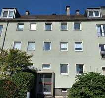 Großzügig geschnittene, helle 2-Zimmer-Dachgeschosswohnung