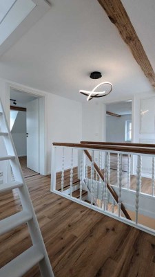 Liebevoll saniertes Einfamilienhaus mit Balkon und kleinem Garten im Zentrum von Feuchtwangen