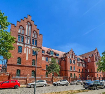 Helle 2 Zimmer Wohnung mit Balkon und Aufzug in Zerbst