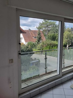 Großzügige Komfort -  Wohnung mit Balkon in bester Villenlage von Schwalbach (Altschwalbach)