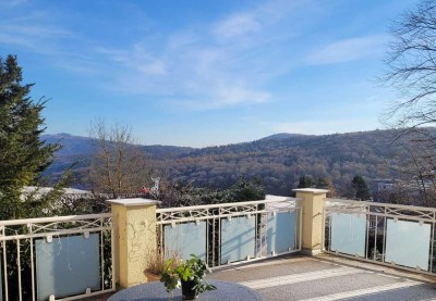 Idyllisches Wohnparadies mit Blick auf den Kaisertempel