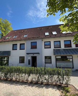 Frisch ausgebaute 1-Zimmer-Dachgeschosswohnung in Schönkirchen – modern, hell & bezugsfertig!