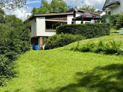 Bungalow in Top-Lage mit zusätzlichem großen Baugrundstück