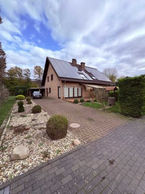 Einfamilien-Doppelhaushälfte mit großem Garten, Photovoltaik & gepflegter Ausstattung in PB- Elsen