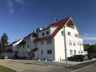 Helle 3,5-Zimmer-Maisonettewohnung mit 2 Balkonen und Garage!