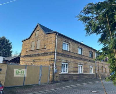 Ein-/Zweifamilienhaus bei Bitterfeld in ruhiger Seitenstrasse, 7 Zimmer, Zuf., Garage, Wfl. 170m²